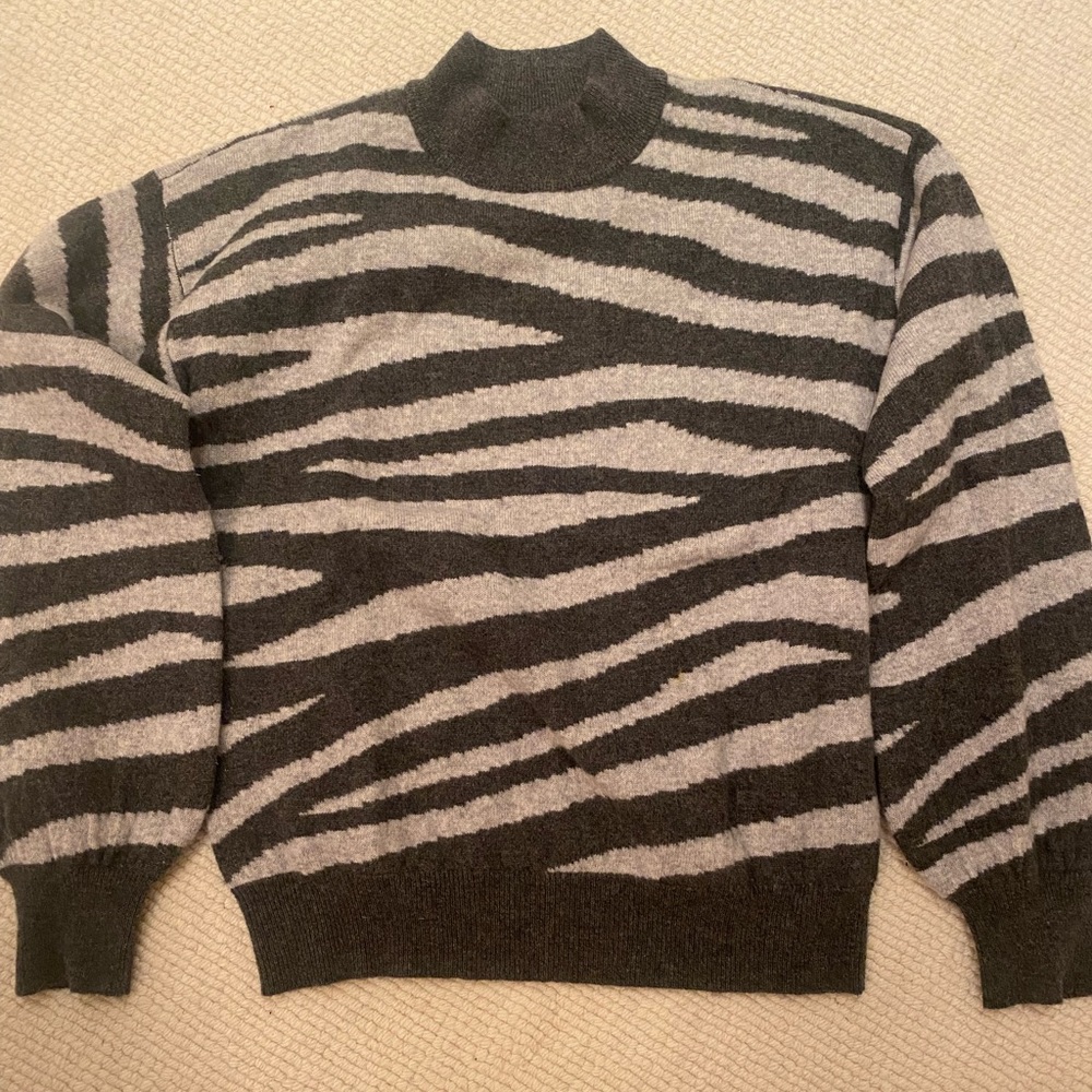Aqua Cashmere Animal Print Turtle Neck Sweater